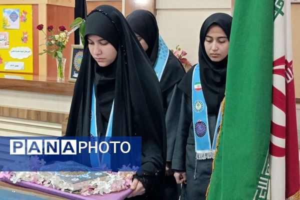 جشن یاوران انقلاب در دبیرستان محبی نیشابور 