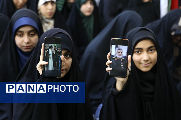 اجتماع ضد صهیونیستی نوجوانان فاطمی در حرم حضرت معصومه(س)