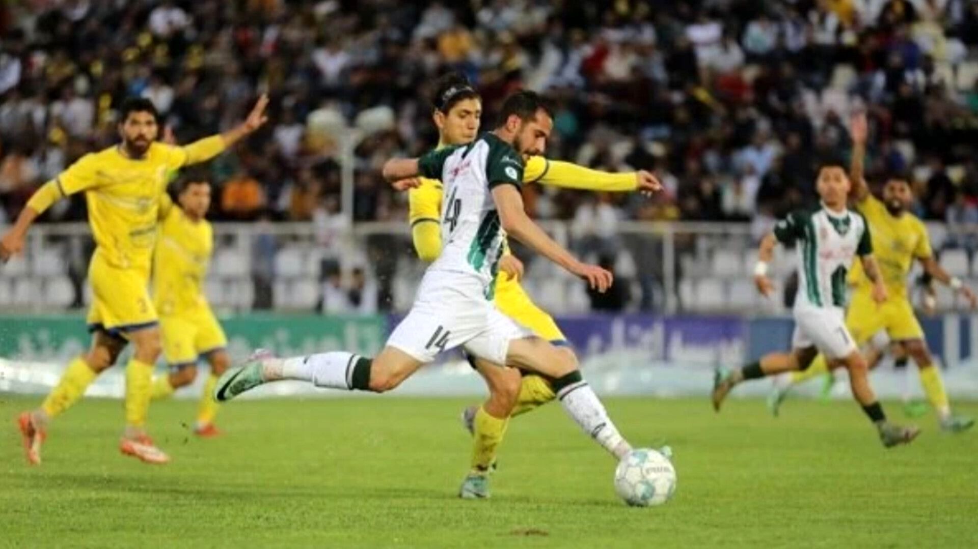 حاشیه دیدار خیبر؛ یعقوب دالوند از شماره‌های پیراهن انتقاد کرد