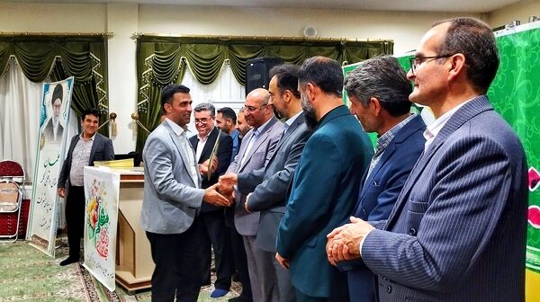 مراسم تجلیل از مقام معلم در شهرستان اشتهارد