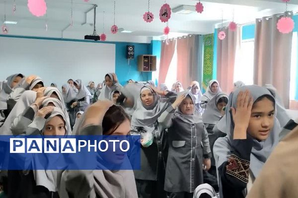 جشن دهه فجر و اعیاد شعبانیه در مدارس ناحیه دو شهرری 