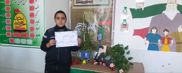 اجرای پویش «جانم فدای رهبر» در آموزشگاه شهید محمد منتظر قائم خاتم 