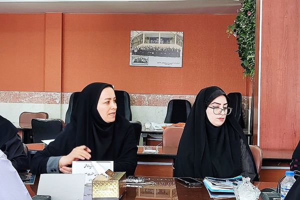 نشست گفت‌وگو محور، با محوریت مدیریت مدرسه در سالن شهدای فرهنگی آموزش و پرورش رباط کریم