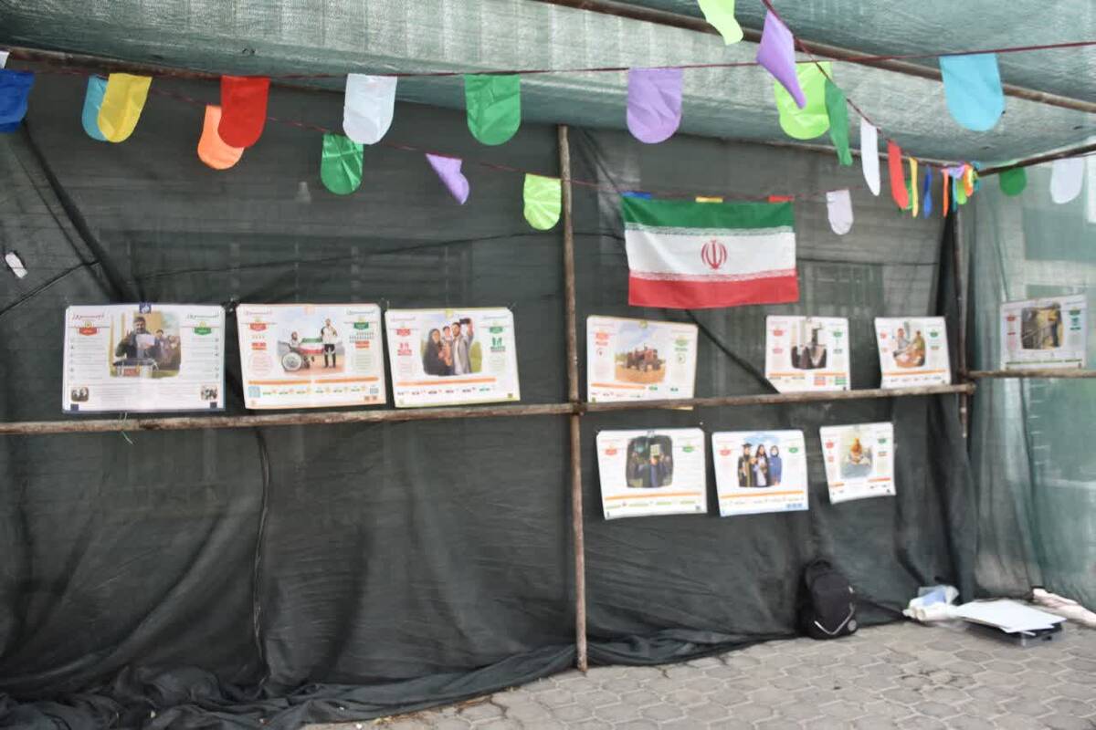 نمایشگاه دستاوردهای انقلاب دانش‌آموزان صدرا در ابرکوه