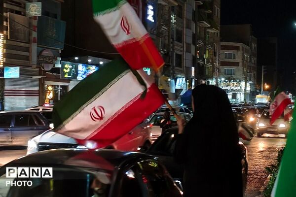 میدان هفت‌تیر بهارستان دو میزبان راهپیمایی شبانه مردم و فرهنگیان
