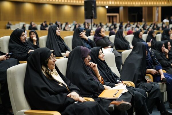 آیین تجلیل از معلمان نمونه و فداکار استان اصفهان