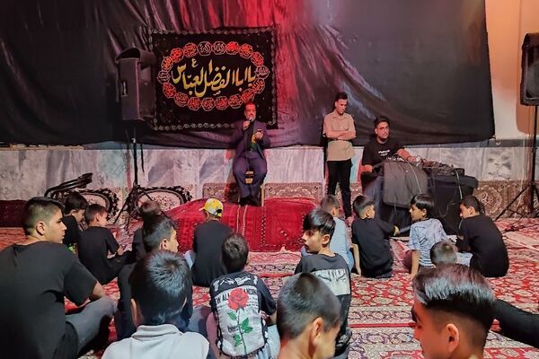 هیئت  زنجیر زنی و عزاداری اباعبدالله الحسین علیه السلام  بار درشب هفتم محرم  