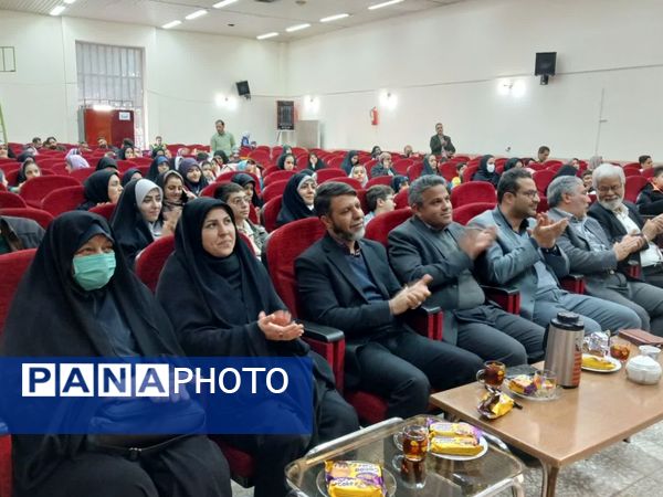 جشن تجلیل از دانش‌آموزان خبرنگاران فعال پانا و دانش‌آموزان رتبه‌های برتر شاهد  