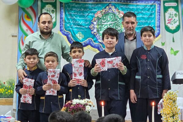 جشن میلاد با سعادت حضرت مهدی موعود(ع)در دبستان حاج همت بهارستان ۲