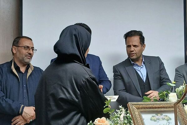 گردهمایی‌ دانش آموزی در هفته کتاب و کتابخوانی