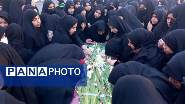 انس و ارادت دانش‌آموزان مدارس ناحیه یک قم به شهید گمنام