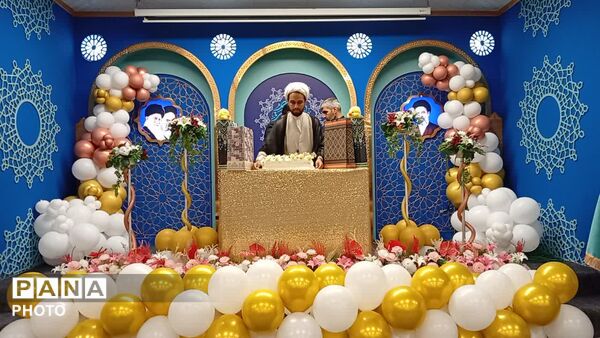 آیین جشن تولد فرزندان شهدا در مسجد مقدس جمکران