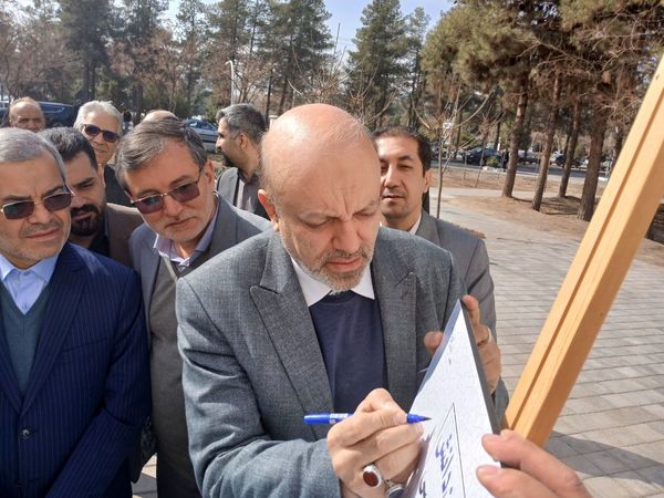 دومین روز گردهمایی از صحن دانش تا کرسی قانون‌گذاری 