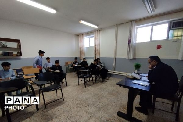 حضور پرشور دانش‌آموزان شهید احمدی روشن در مسابقات قرآن، عترت و نماز پیشوا