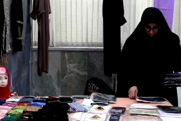 جشنواره تن پوش نور در باقرشهر 