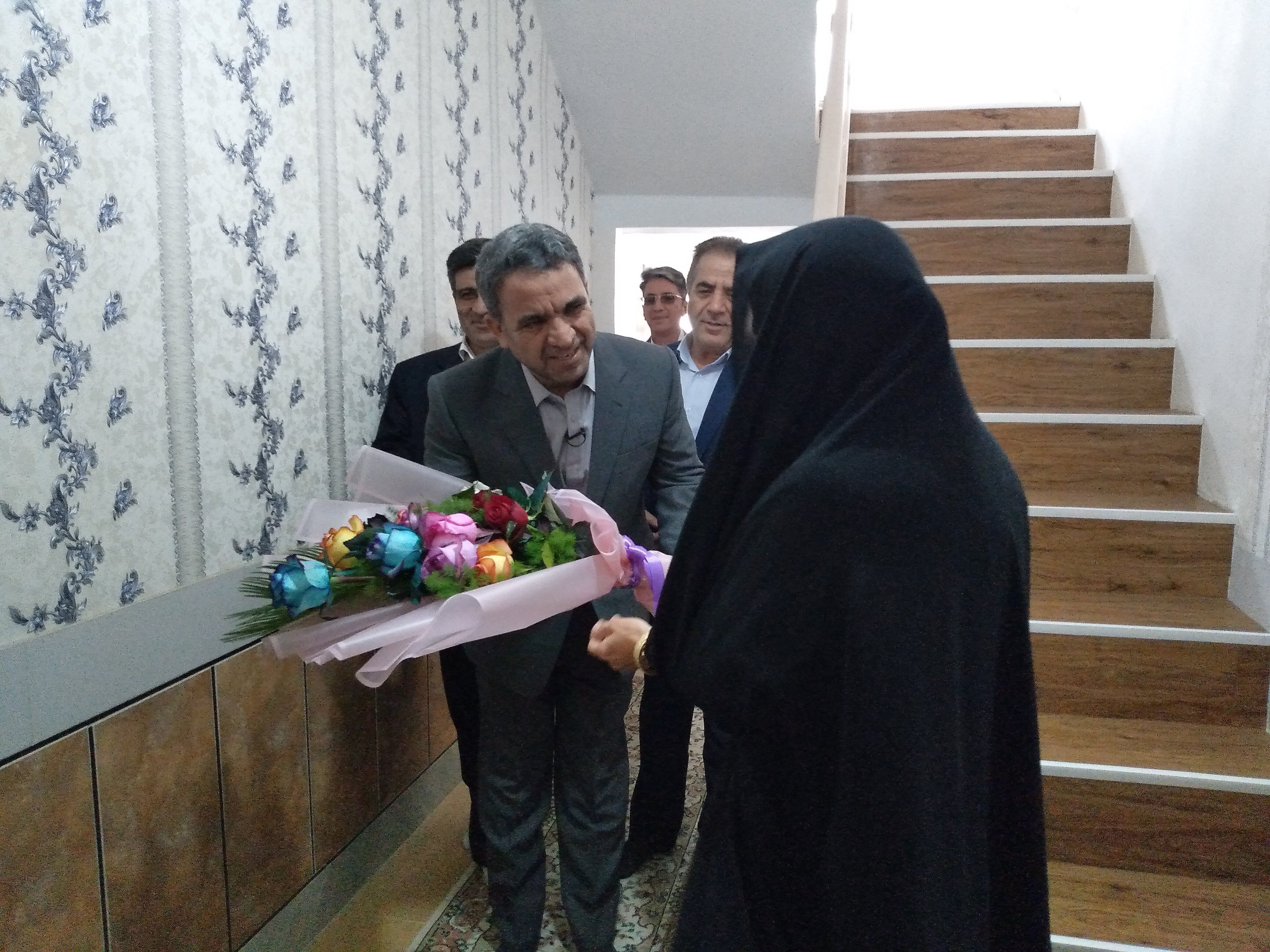 ‌معاون وزیر آموزش‌و‌پرورش از معلم دوره ابتدایی خود تقدیر کرد