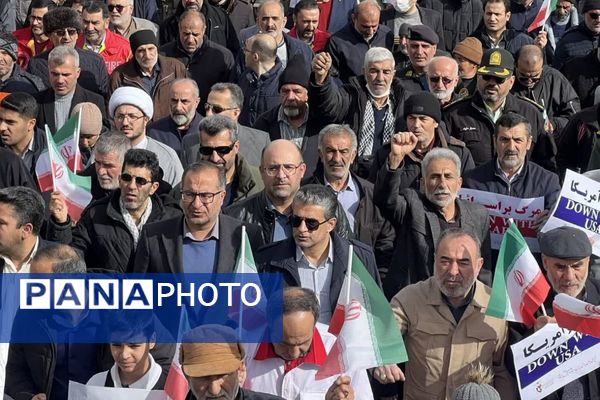 فیروزکوه یکپارچه فریاد «استقلال، آزادی» سر داد