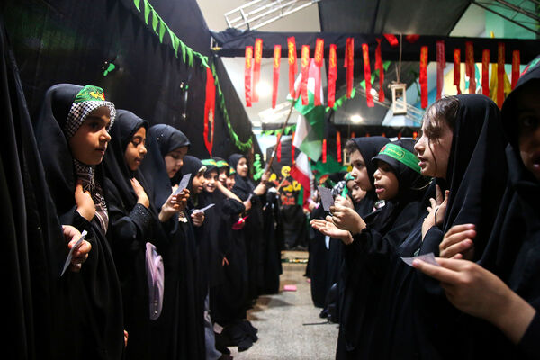 عزاداری کودکان هیات «زیر گنبد طلا» برای دختر سه ساله امام حسین(ع)