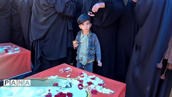 از سطوح عالی حکومتی تا مسئولان شهرستانی؛ همگی در سوگ سردار شهید گرد آمدند