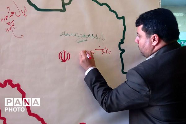 ردپایی از نقش و نگار در نمایشگاه دائمی شهرداری قرچک با آثار جشنواره دانش‌آموزی فرهنگی- هنری فردا