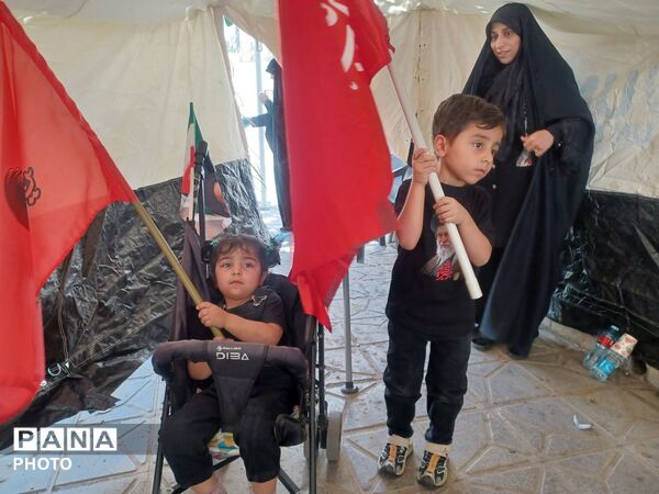 حال و هوای مشهد ساعاتی پیش از تشییع پیکر رهبر شهید انقلاب