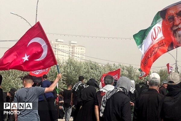 تشییع پیکر رهبر شهید در قم و جمکران