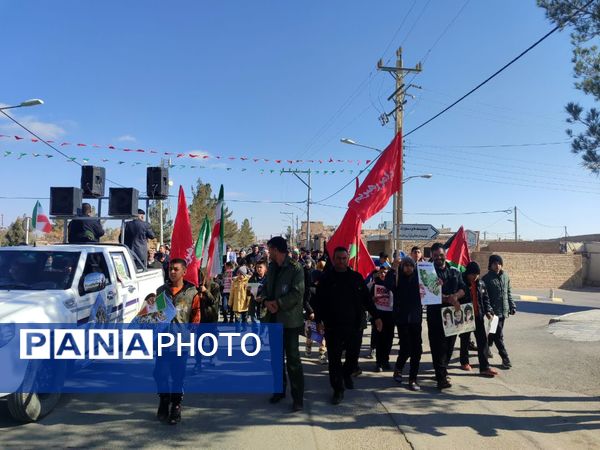 حضور پرشور مردم انقلابی شهر حسن آباد جرقویه علیا در راهپیمایی یوم الله ۲۲ بهمن