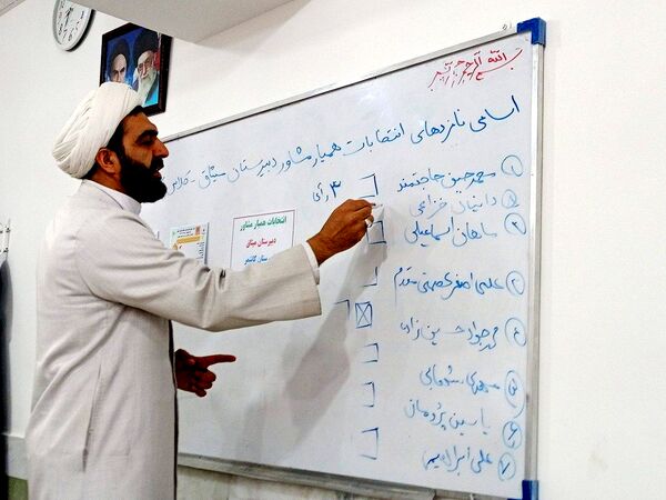 انتخابات همیار مشاور دبیرستان میثاق 
