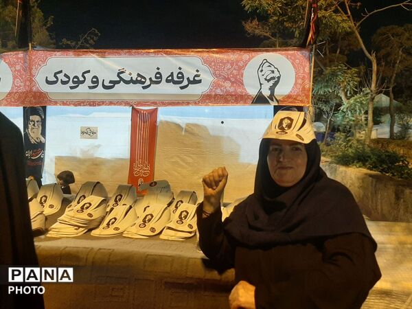 تهران با حضور گسترده مردم، رهبر شهید را بدرقه کرد