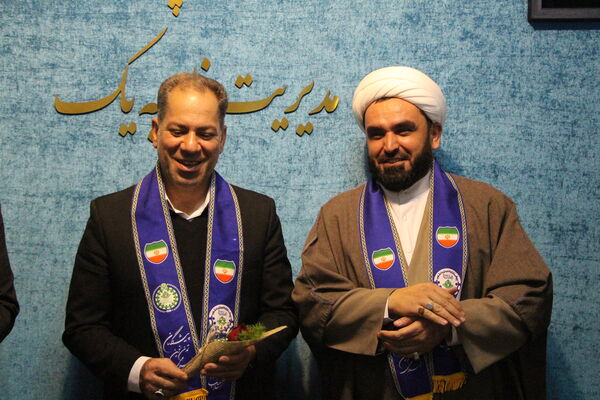 نشست ریاست سازمان دانش‌آموزی با مدیر آموزش و پرورش ناحیه یک یزد