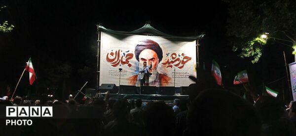 مردم نهاوند با حضور پرشور، یاد امام خمینی(ره) را زنده نگه داشتند