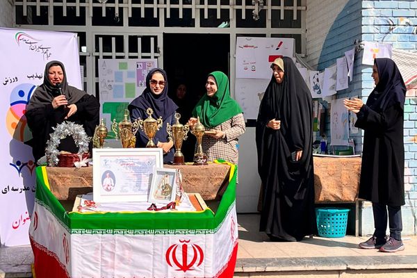قدرت،هیجان و مهارت در نمایش کاراته کاران دبیرستان رضوان در افتتاحیه المپیاد ورزشی