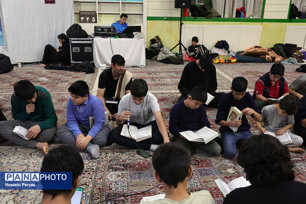 اعتکاف دانش‌آموزی در مسجد جامع امام جعفر صادق(ع) اقدسیه