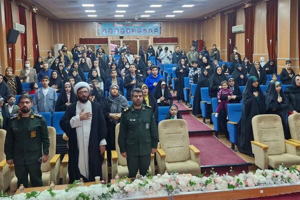 آیین تجلیل از برگزیدگان مسابقات قرآن و عترت بسیج قرچک