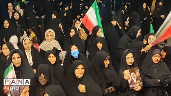 نود و هفت شب حضور حماسی و با شکوه مردم کوهدشت، در میدان امام خمینی(ره)