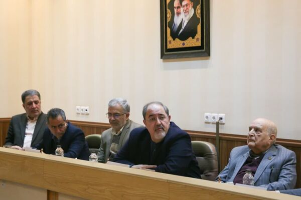 نشست خیرین مدرسه‌ ساز استان اصفهان با استاندار