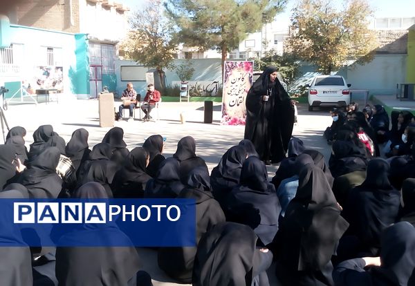 تئاتر خیابانی ارتفاعات الله اکبر در دبیرستان فاطمیه