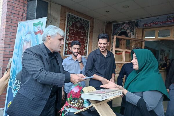دانش‌آموزان دبستان علامه طباطبایی پیشوا در سوگ مادر عالم خلقت
