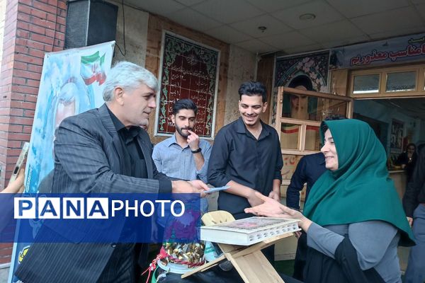دانش‌آموزان دبستان علامه طباطبایی پیشوا در سوگ مادر عالم خلقت