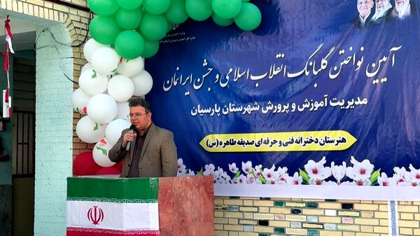 افتتاح نمایشگاه دست‌سازه‌های دانش‌آموزی در هنرستان صدیقه طاهره(س)