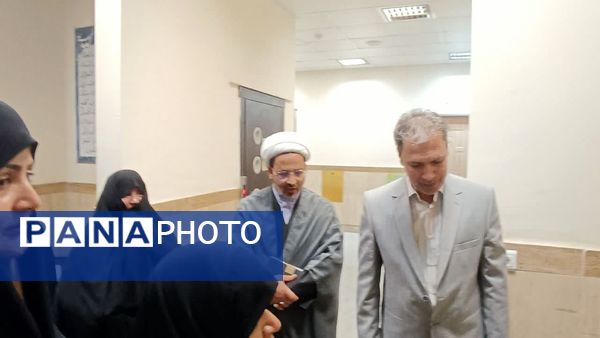 بازدید مسئولین اداره آموزش و پرورش از حوزه علمیه مکتب نرجس کاشمر