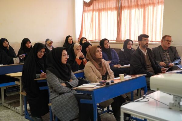 سی و دومین مرحله مرهم و کلاس مشاوره در دبیرستان سروش ناحیه 4 اصفهان 