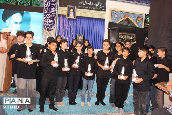 نظرآباد میزبان آیین بزرگداشت رهبر شهید با حضور مسئولان و دانش‌آموزان