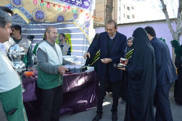 عطر رضوی در جشن نیمه شعبان مدرسه حکمت