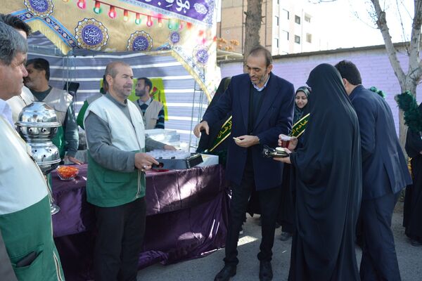 عطر رضوی در جشن نیمه شعبان مدرسه حکمت
