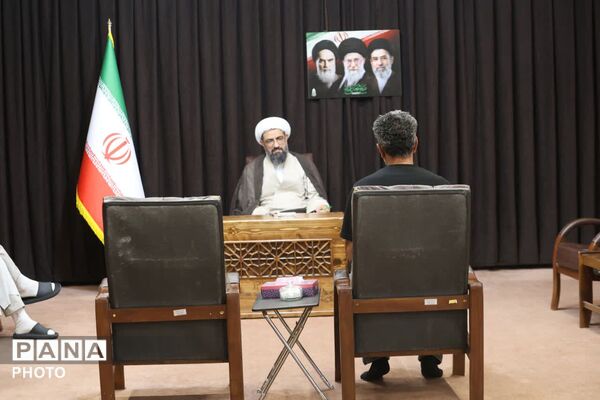 ملاقات مردمی با نماینده ولی‌فقیه در استان همدان
