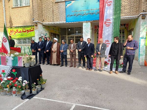 استقبال از شهید گمنام در دبیرستان نمونه معراج شیروان