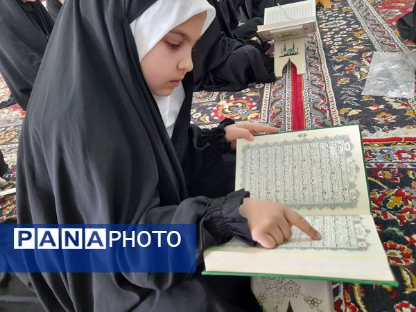 محفل انس با قرآن در  ماه مبارک رمضان در مهدیه روستای دهنو خلیل آباد 