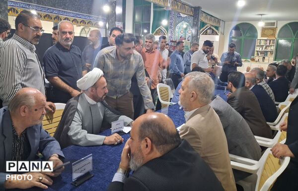ملاقات مردمی بهارستان با جمعی از مسئولین شهرستان