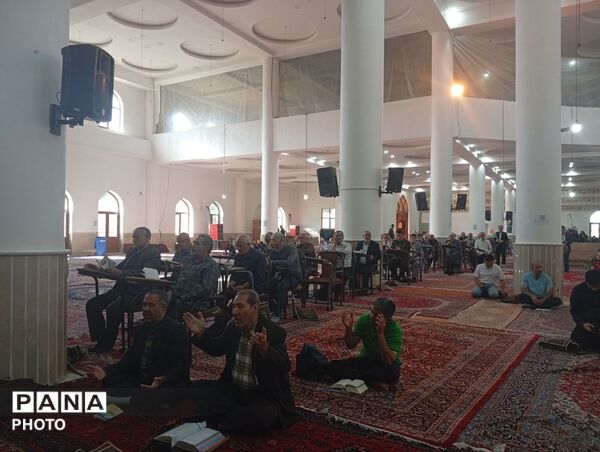 طنین دعای عرفه در مصلی نظرآباد